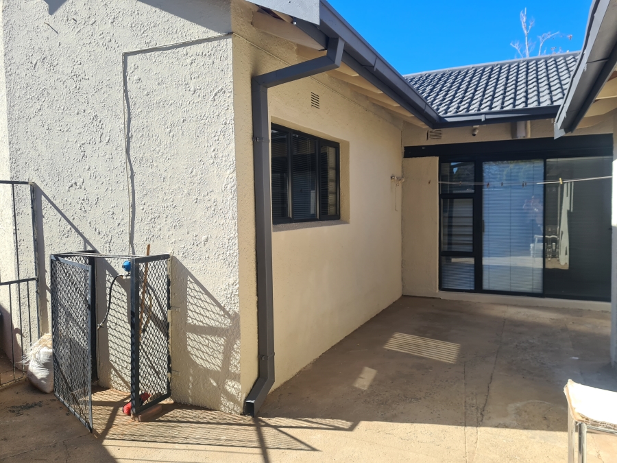 4 Bedroom Property for Sale in Royldene Northern Cape